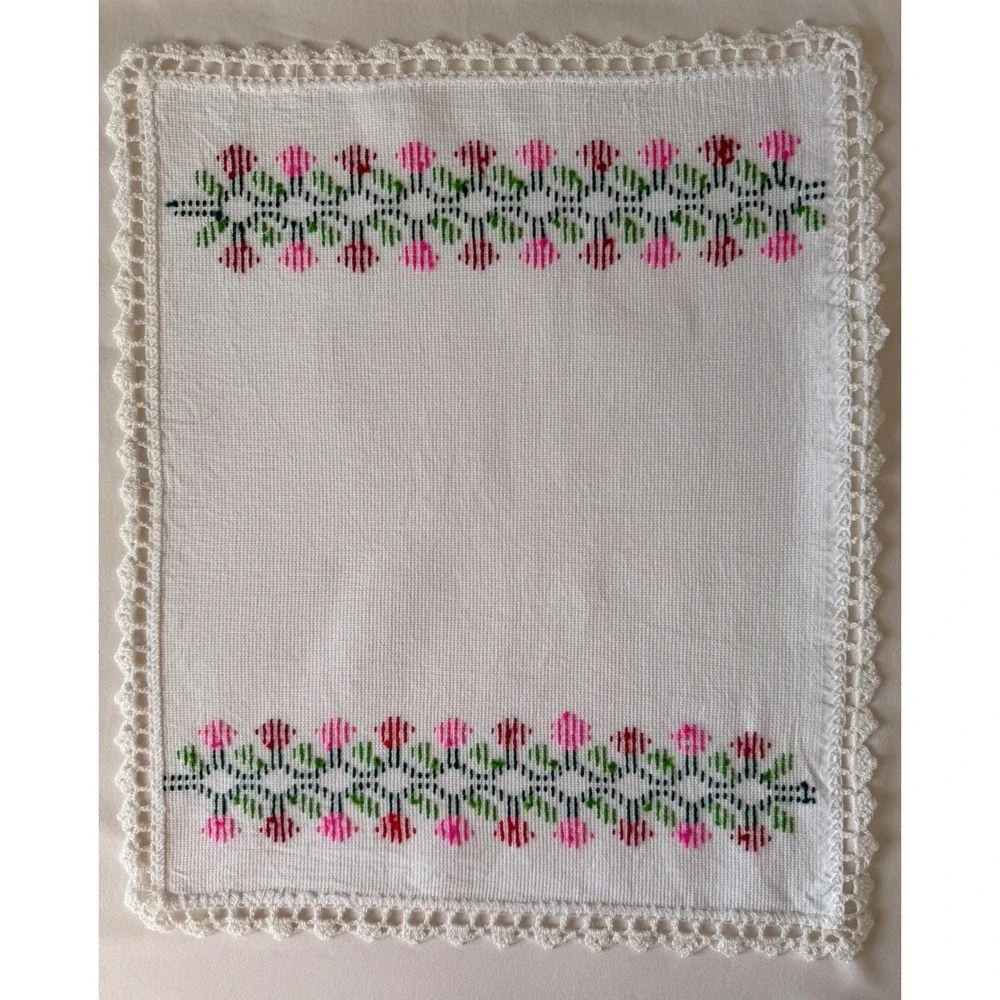 Handmade Mexican Embroidered Cloth Napkin Crochet Lace Trim Floral White 15x17.5